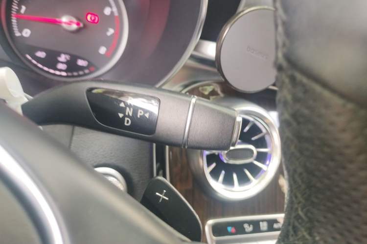 Used Mercedes-Benz C-Class 2017 Facelift C 200 L Sport Edition Gear Lever