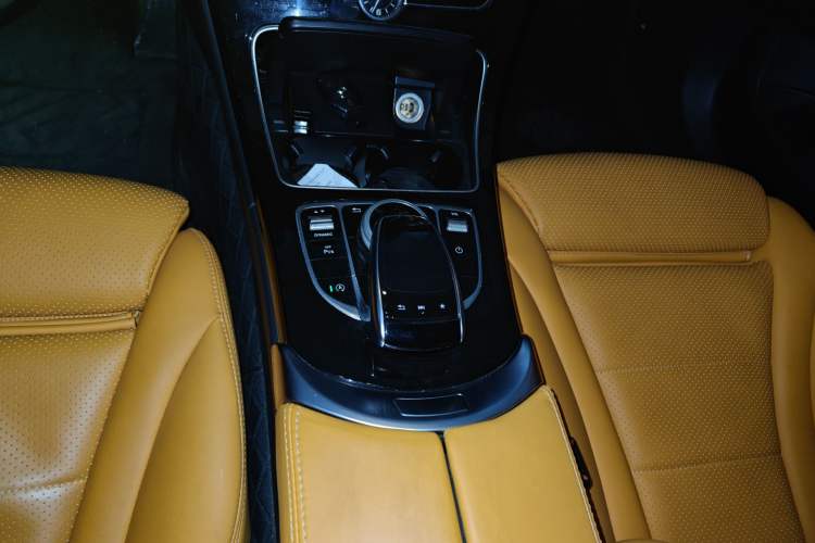 Used Mercedes-Benz C-Class 2017 Restyled C 180 L Fashion Edition Sport Version Gear Lever