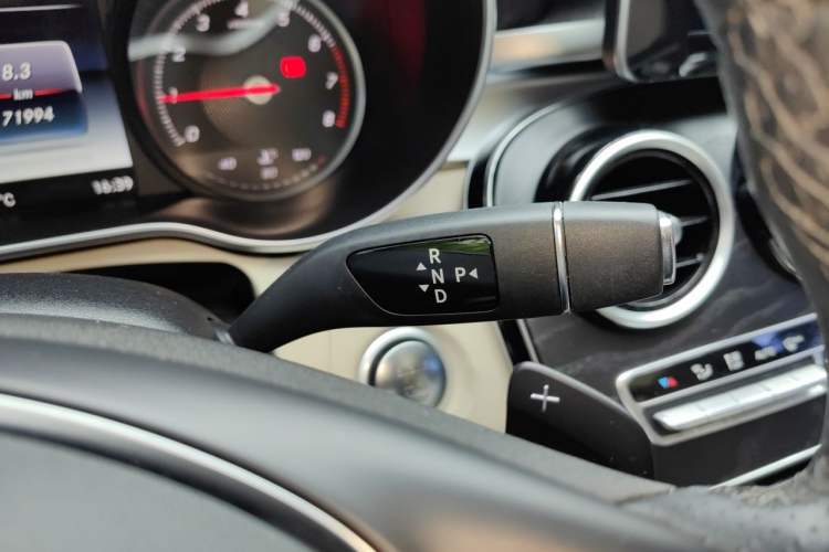 Used Mercedes-Benz C-Class 2017 Facelift C 200 L Sport Edition Gear Lever