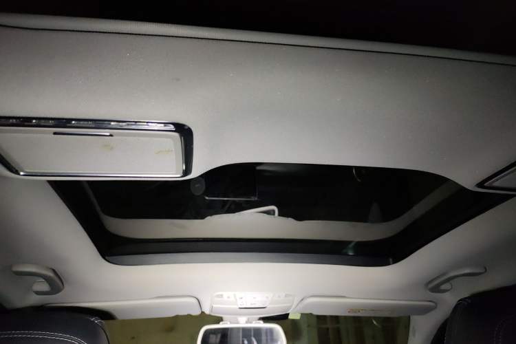 Used Mercedes-Benz C-Class 2017 Facelift C 200 L Sport Edition Headliner