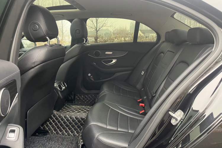 Used Mercedes-Benz C-Class 2017 C 180 L Sport Edition Interior 4