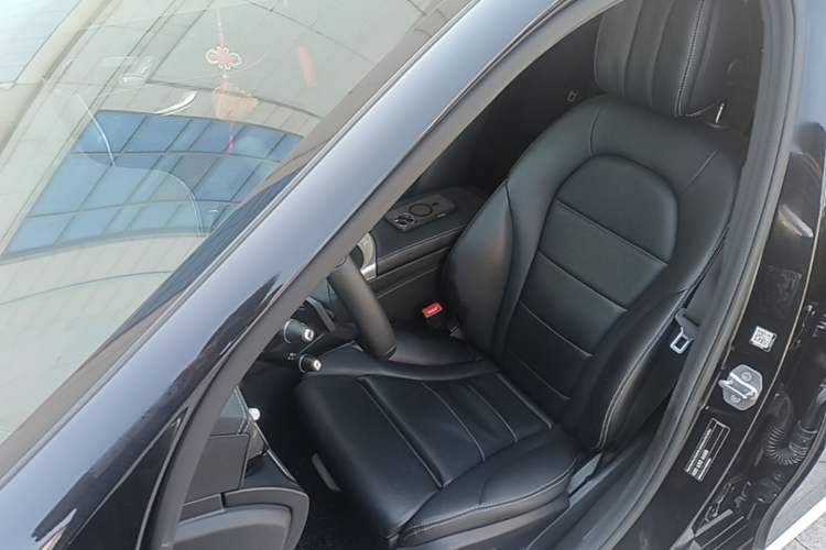 Used Mercedes-Benz C-Class 2017 Facelift C 200 L Sport Edition Left Front Seat
