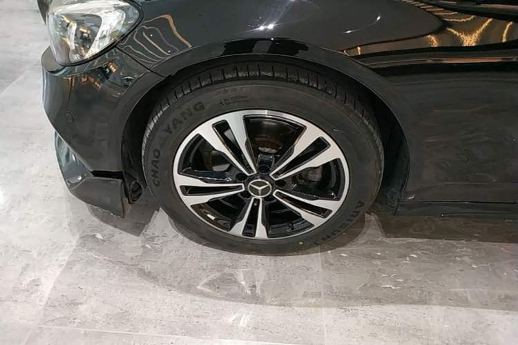 Used Mercedes-Benz C-Class 2017 Restyled C 200 Sport Edition Left Front Wheel Hub