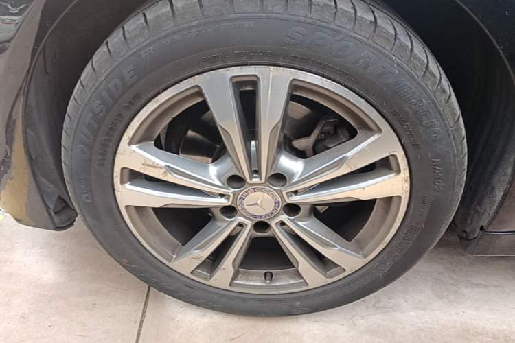 Used Mercedes-Benz C-Class 2017 C 200 L Sport Edition Left Front Wheel Hub