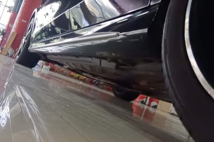 Used Mercedes-Benz C-Class 2017 Facelift C 200 L Sport Edition Left Side Sill