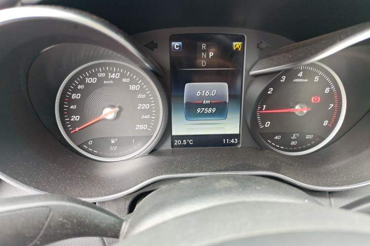 Used Mercedes-Benz C-Class 2017 Revised C 180 L Dynamic Sports Edition Odometer Close Up