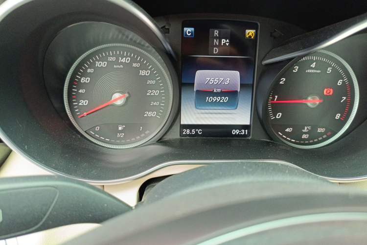 Used Mercedes-Benz C-Class 2017 C 180 L Sport Edition Odometer Close Up