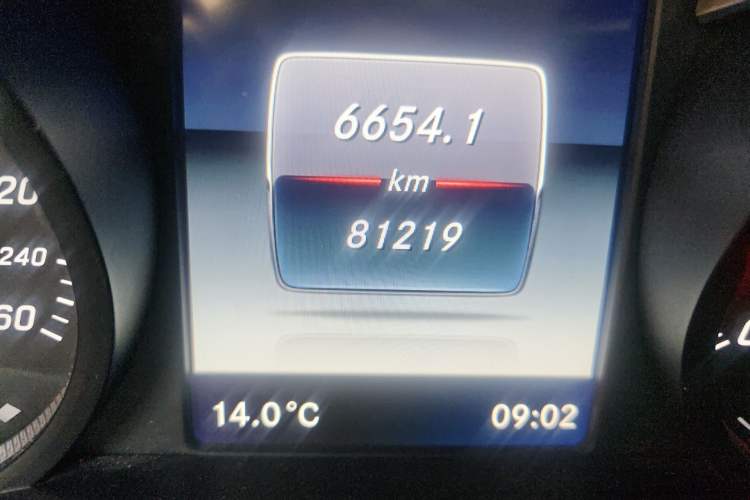 Used Mercedes-Benz C-Class 2017 C 200 L Odometer Close Up