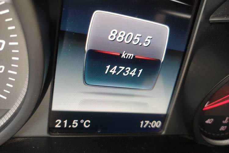 Used Mercedes-Benz C-Class 2017 Facelift C 200 L Odometer Close Up