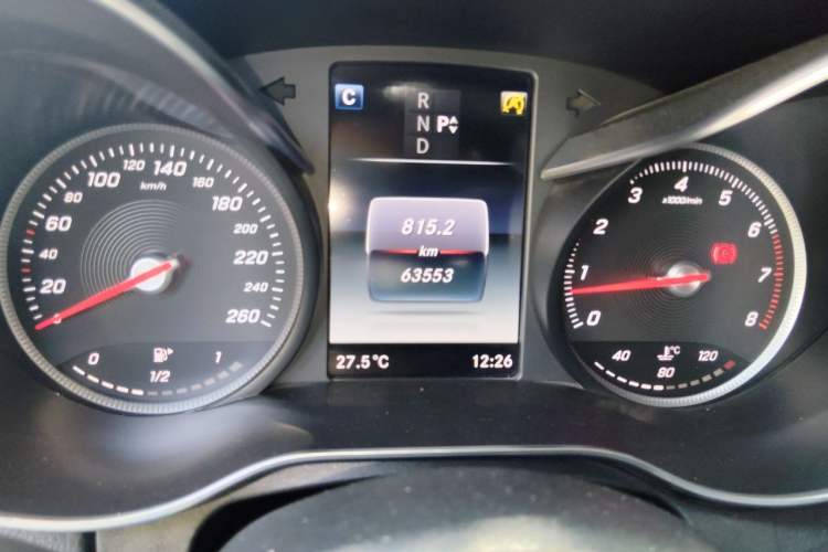 Used Mercedes-Benz C-Class 2017 Facelift C 200 L Sport Edition Odometer Close Up