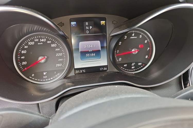 Used Mercedes-Benz C-Class 2017 Restyled C 180 L Fashion Edition Sport Version Odometer Close Up