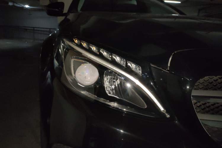 Used Mercedes-Benz C-Class 2017 Facelift C 200 L Sport Edition Right Front Headlight