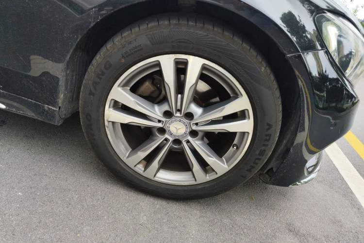 Used Mercedes-Benz C-Class 2017 C 200 L Sport Edition Right Front Wheel Hub