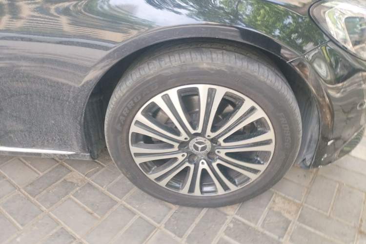 Used Mercedes-Benz C-Class 2017 Facelift C 200 L Sport Edition Right Front Wheel Hub