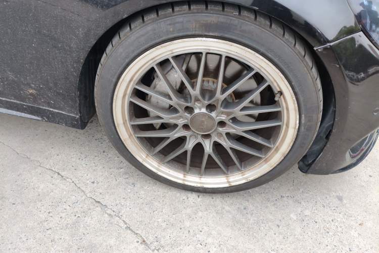 Used Mercedes-Benz C-Class 2017 Restyled C 200 Sport Edition Right Front Wheel Hub