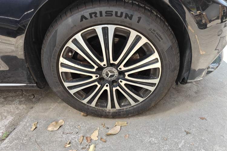 Used Mercedes-Benz C-Class 2017 Facelift C 200 L Right Front Wheel Hub
