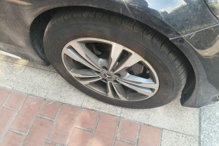 Used Mercedes-Benz C-Class 2017 Facelift C 200 L Sport Edition Right Front Wheel Hub
