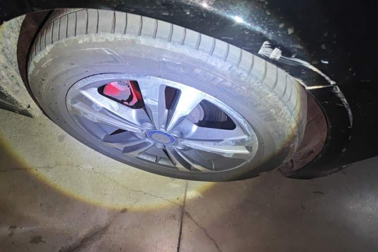 Used Mercedes-Benz C-Class 2017 Facelift C 200 L Sport Edition Right Front Wheel Hub