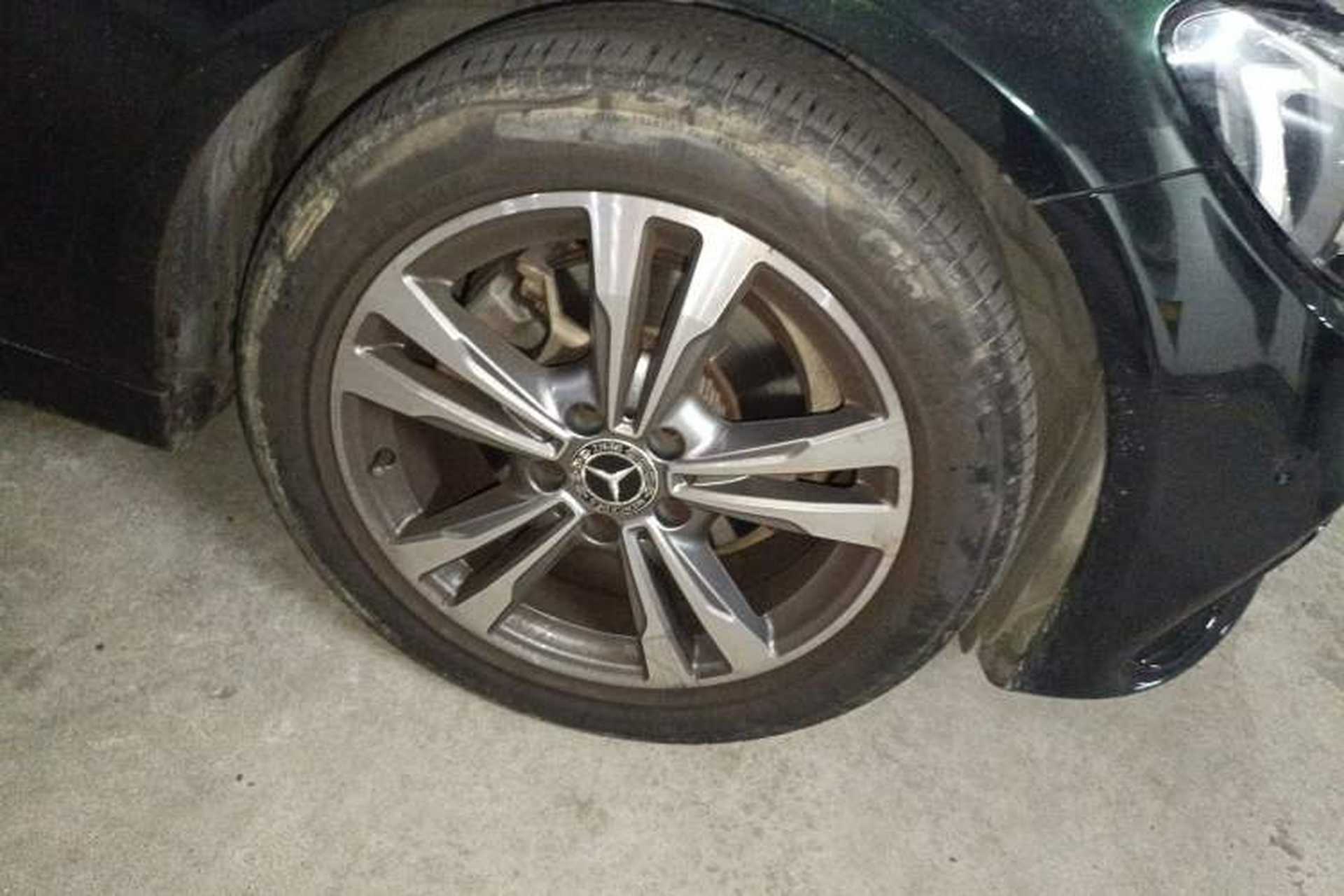 Used Mercedes-Benz C-Class 2017 Facelift C 200 L Sport Edition Right Front Wheel Hub