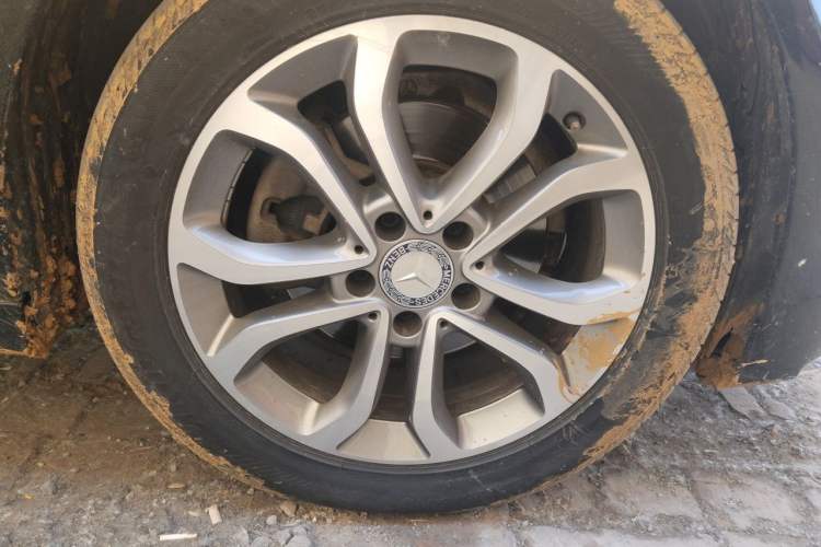 Used Mercedes-Benz C-Class 2017 C 180 L Sport Edition Right Front Wheel Hub