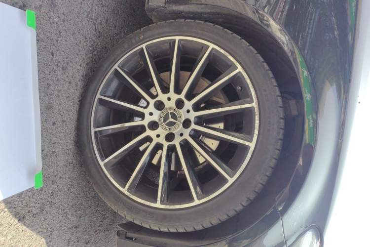 Used Mercedes-Benz C-Class 2017 C 200 4MATIC Coupe Right Front Wheel Hub