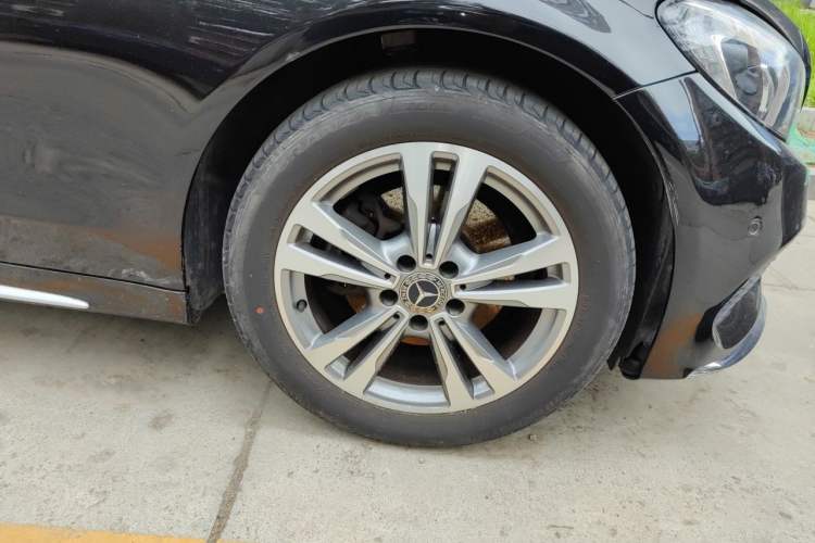 Used Mercedes-Benz C-Class 2017 Facelift C 200 L Sport Edition Right Front Wheel Hub