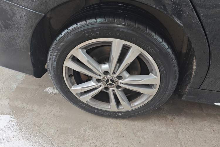 Used Mercedes-Benz C-Class 2017 C 180 L Sport Edition Right Rear Wheel Hub