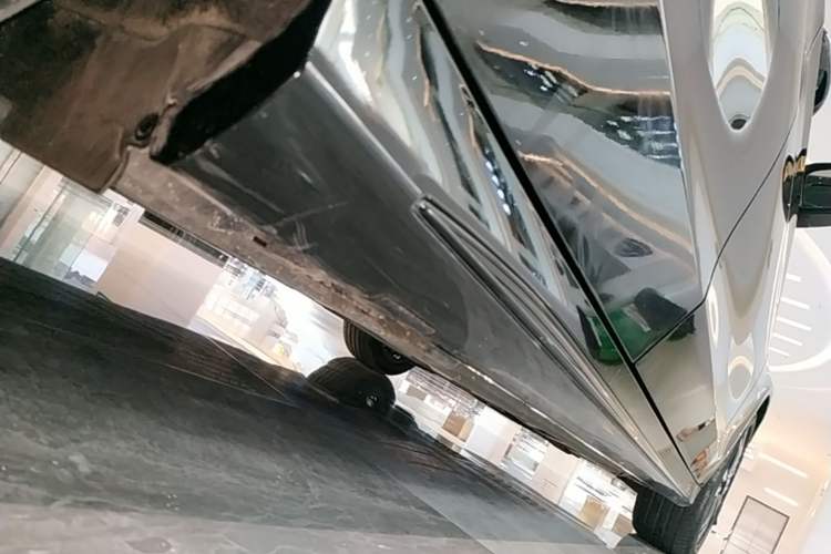 Used Mercedes-Benz C-Class 2017 Restyled C 200 Sport Edition Right Side Sill