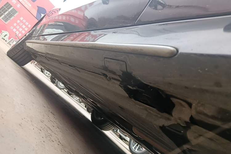 Used Mercedes-Benz C-Class 2017 C 200 L Sport Edition Right Side Sill