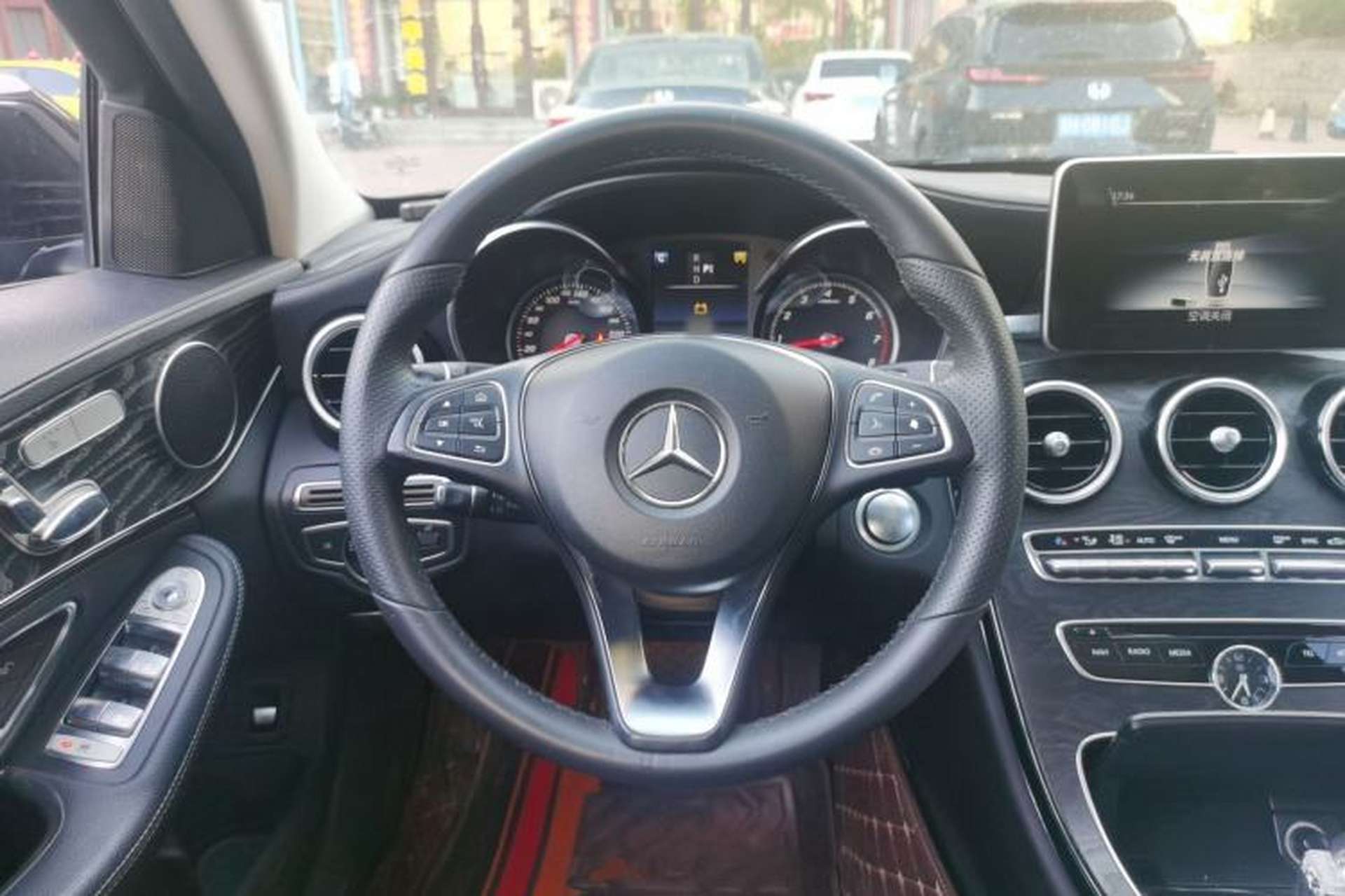 Used Mercedes-Benz C-Class 2017 Facelift C 200 L Sport Edition Steering Wheel