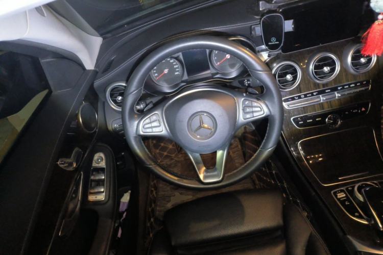 Used Mercedes-Benz C-Class 2017 Facelifted C 180 L Stylish Edition Steering Wheel