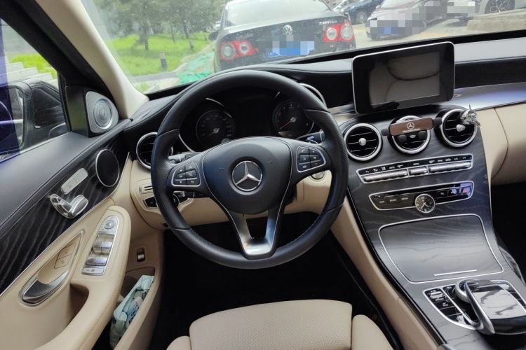 Used Mercedes-Benz C-Class 2017 Facelift C 200 L Sport Edition Steering Wheel