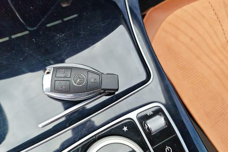 Used Mercedes-Benz C-Class 2017 Revised C 180 L Dynamic Sports Edition Vehicle Key
