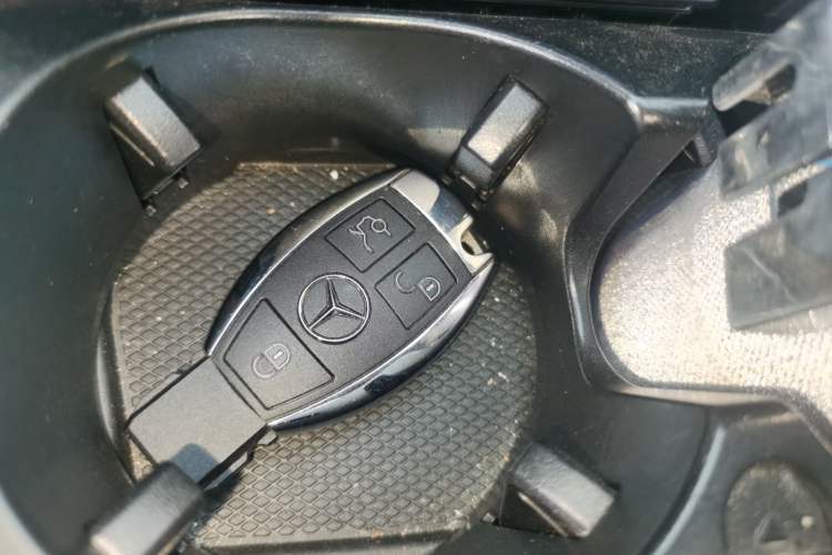 Used Mercedes-Benz C-Class 2017 Facelift C 200 L Sport Edition Vehicle Key