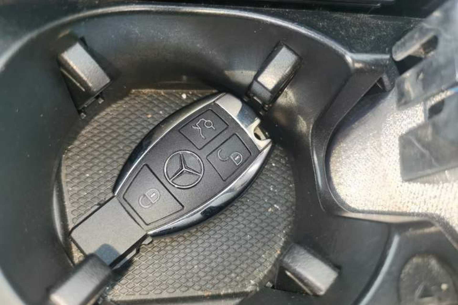 Used Mercedes-Benz C-Class 2017 Facelift C 200 L Sport Edition Vehicle Key