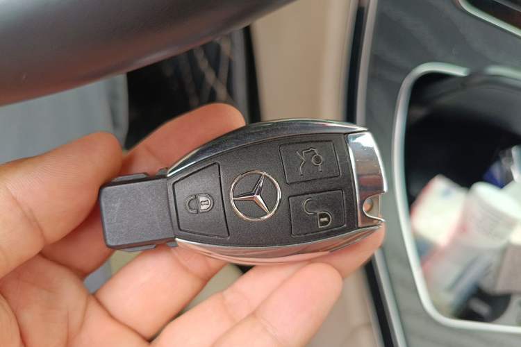 Used Mercedes-Benz C-Class 2017 C 180 L Sport Edition Vehicle Key