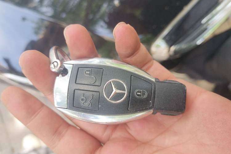 Used Mercedes-Benz C-Class 2017 Facelift C 200 L Sport Edition Vehicle Key