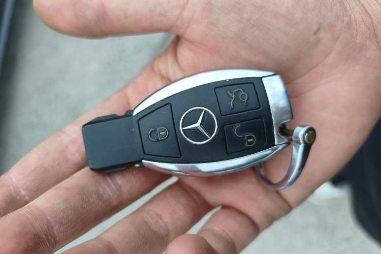 Used Mercedes-Benz C-Class 2017 Restyled C 200 Sport Edition Vehicle Key
