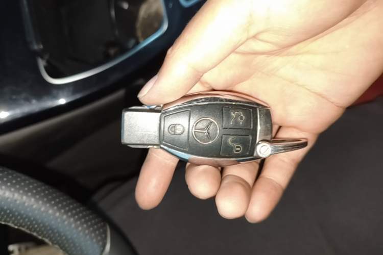 Used Mercedes-Benz C-Class 2017 Restyled C 200 Sport Edition Vehicle Key