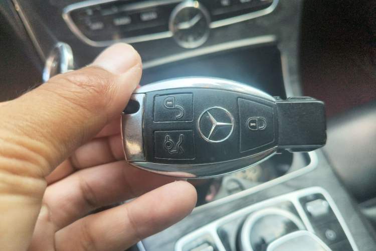 Used Mercedes-Benz C-Class 2017 Facelift C 200 L Sport Edition Vehicle Key