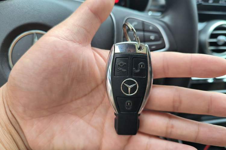 Used Mercedes-Benz C-Class 2017 Facelift C 200 L Vehicle Key