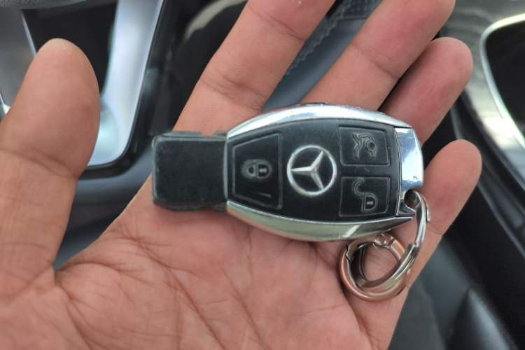 Used Mercedes-Benz C-Class 2017 C 200 L Sport Edition Vehicle Key