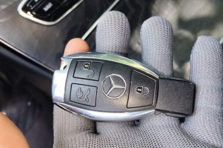 Used Mercedes-Benz C-Class 2017 Facelift C 200 L Sport Edition Vehicle Key