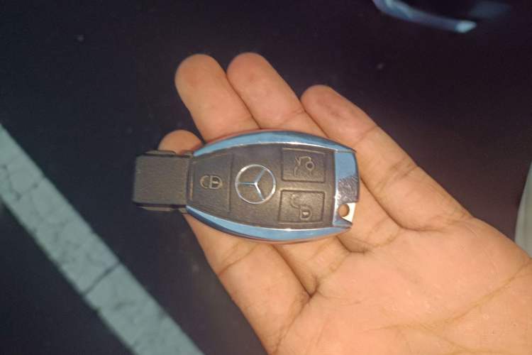 Used Mercedes-Benz C-Class 2017 Facelift C 200 L Sport Edition Vehicle Key