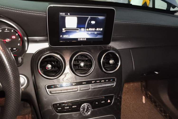 Used Mercedes-Benz C-Class 2017 Facelift C 200 L Sport Edition Audio And AC Panel