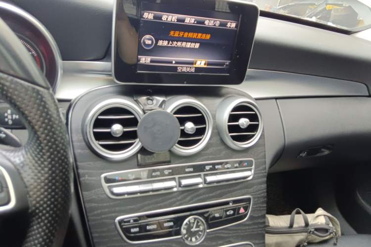 Used Mercedes-Benz C-Class 2017 C 200 station wagon Audio And AC Panel