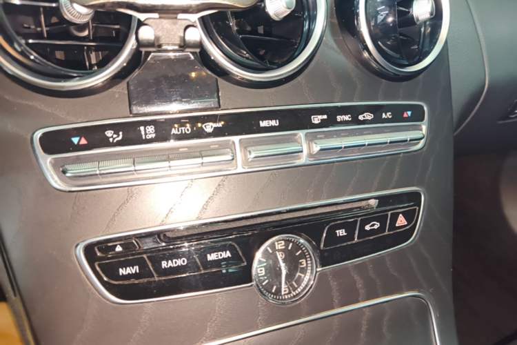 Used Mercedes-Benz C-Class 2017 Facelift C 200 L Sport Edition Audio And AC Panel