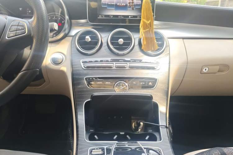Used Mercedes-Benz C-Class 2017 Facelift C 200 L Sport Edition Audio And AC Panel