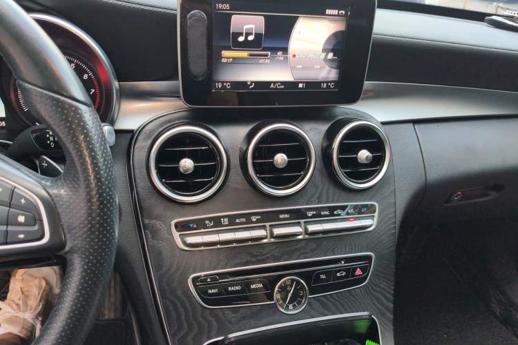 Used Mercedes-Benz C-Class 2017 Facelift C 200 L Sport Edition Audio And AC Panel