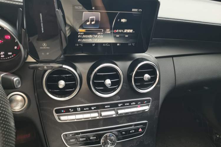 Used Mercedes-Benz C-Class 2017 C 180 L Sport Edition Audio And AC Panel